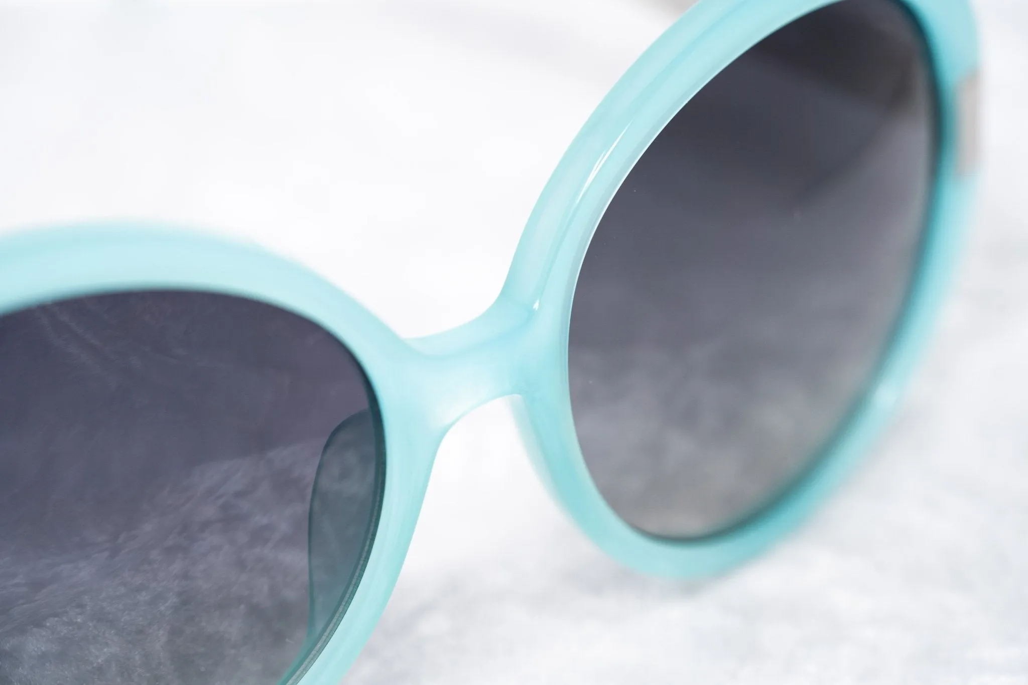 Oscar De La Renta Sunglasses Oversized Aqua and Grey