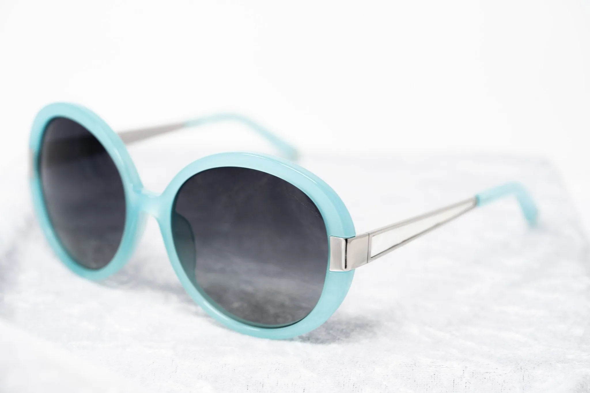 Oscar De La Renta Sunglasses Oversized Aqua and Grey